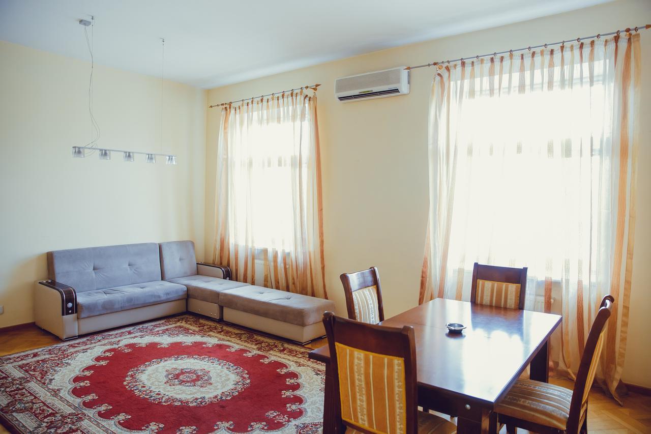 Clock Tower Apartment In 巴库 外观 照片