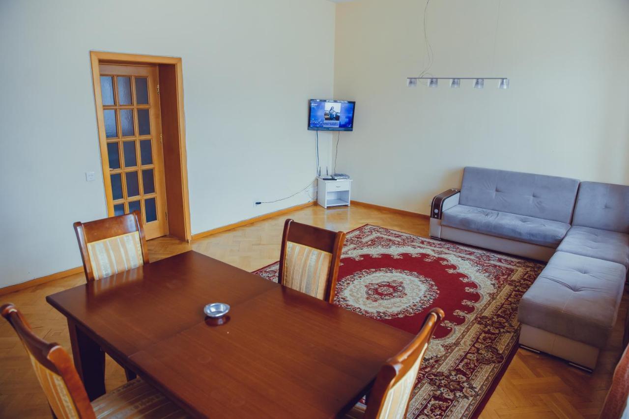 Clock Tower Apartment In 巴库 外观 照片